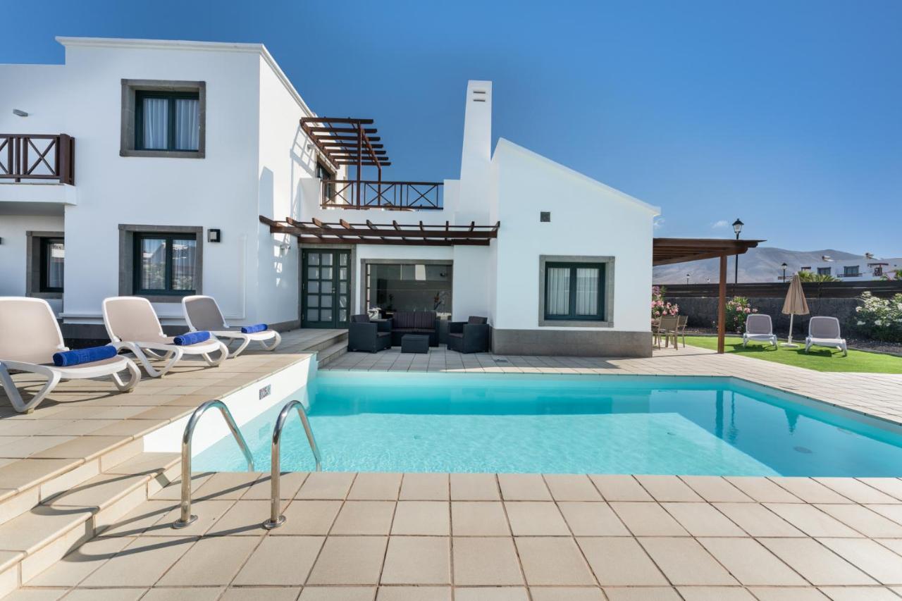 Villas Camelot By Escape Home ปลายาบลังกา ภายนอก รูปภาพ
